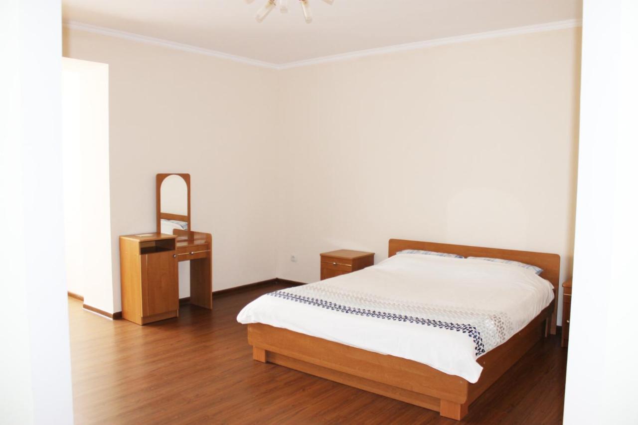Центр Міста Однокімнатна Новобудова Apartment ลุตสกาย ภายนอก รูปภาพ